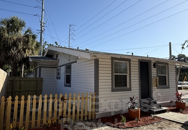 1013 DREW ST
