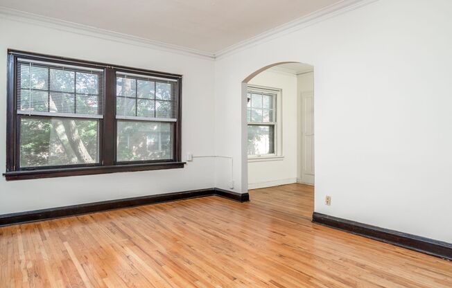 Studio, 1 bath, 450 sqft, $875, Unit 12-106