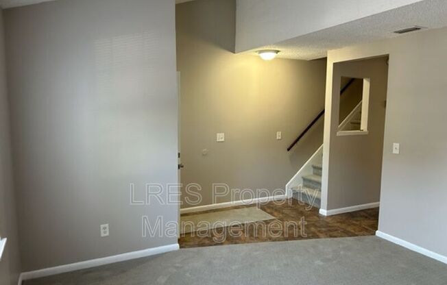 816 W 25 ST
