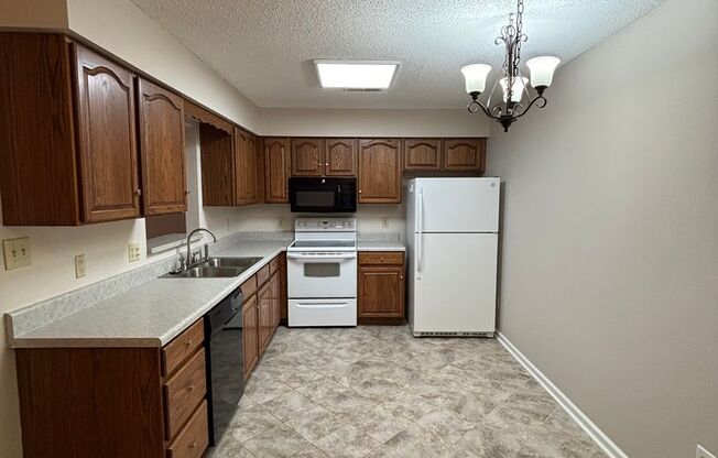 Cozy 3bd/2bth Condo in Powell - Minutes for UT & Downtown Knoxville!