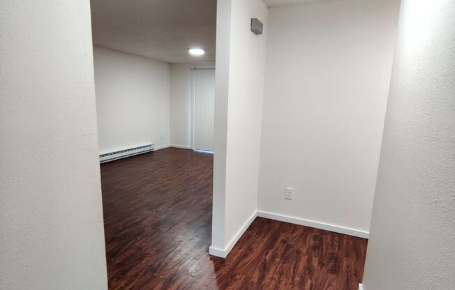 2 beds, 1 bath, 800 sqft, $1,250, Unit 306