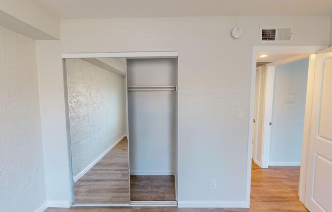 2 beds, 1 bath, 900 sqft, $1,390, Unit 25