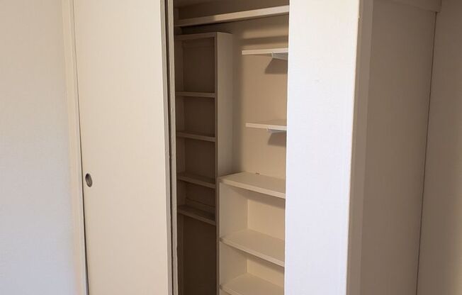 2 beds, 1 bath, 800 sqft, $1,365, Unit 3485-05
