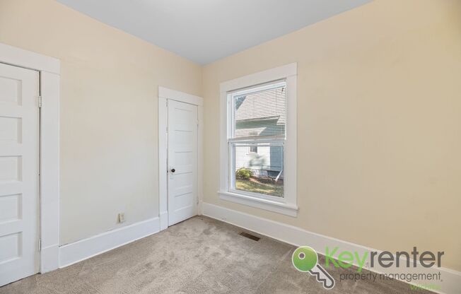 4 beds, 1 bath, $1,200