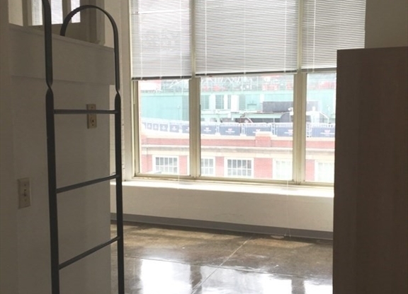 Studio, 1 bath, 422 sqft, $2,500, Unit 313