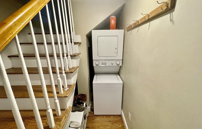 2 beds, 2 baths, 956 sqft, $3,600, Unit 2