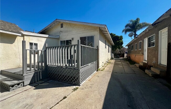 609 CAMULOS ST