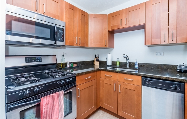 1 bed, 1 bath, 700 sqft, $3,400, Unit 9B