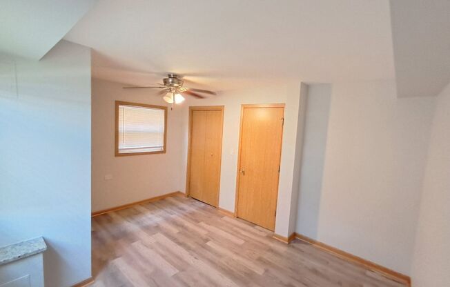 3200 N Newland