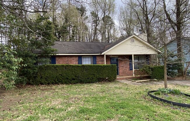 Great, 3-bed / 2 full bath location off the Plaza just minutes to NODA and Uptown