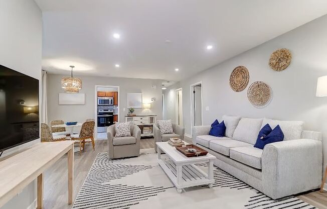 2BD/2BA Town Home Mount Pleasant Fully Furnished - Available Feb 1st, 2026 LEASE TERM NEGOTIABLE