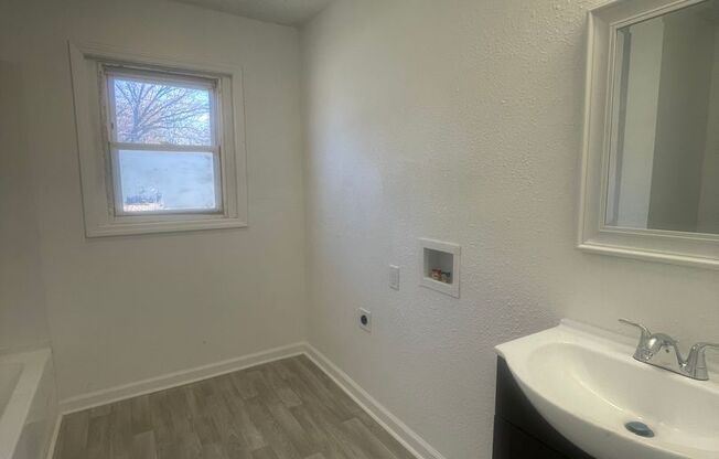 3 beds, 1 bath, $995