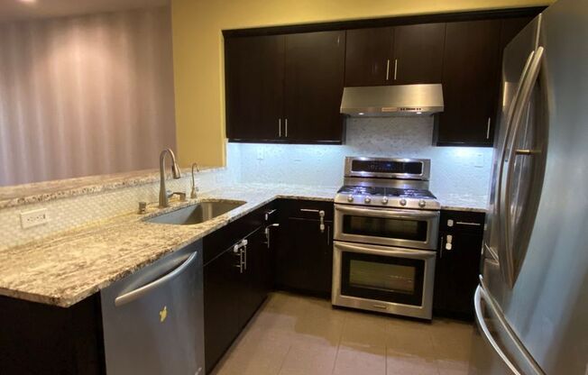 4Br4Ba Former Model Townhouse Top of the Line!