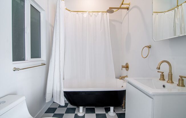 Studio, 1 bath, 223 sqft, $2,225, Unit 402