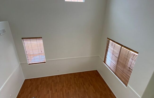 AMERICANA Property Mgmt - Great 2 story, 3 beds + loft house in the SouthWest