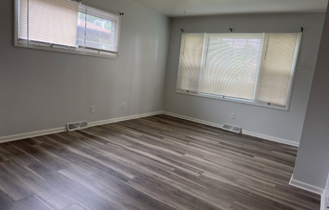 2407 S 68 ST