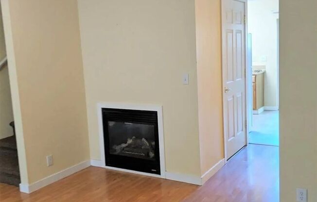 Townhome Style 2BR/1BA