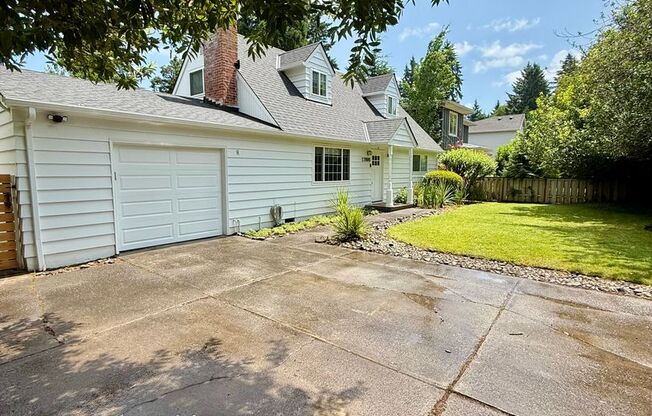 Beautiful Home w/Upgrades Throughout in Lake O~ Great School's, Shopping and Dining~ Don't Miss Out!