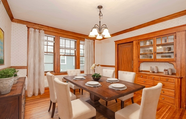 37 39 MARY ST