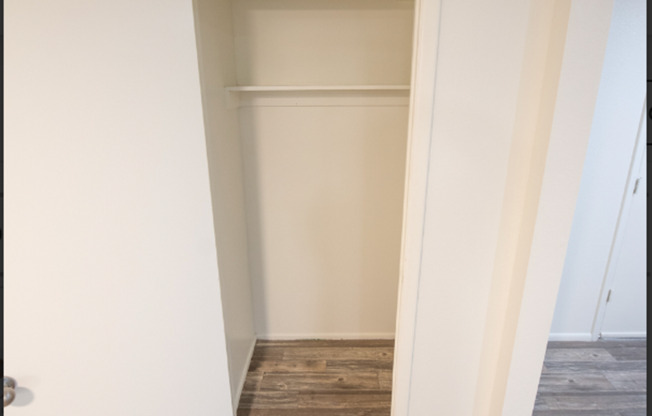 2 beds, 1 bath, 700 sqft, $1,325, Unit 08