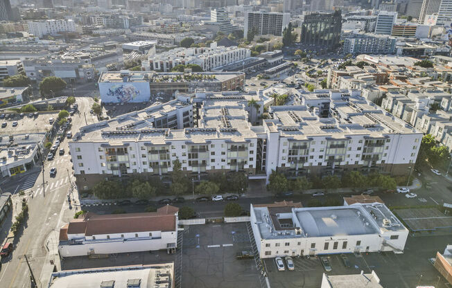 2 beds, 2 baths, 1,290 sqft, $3,700, Unit 439