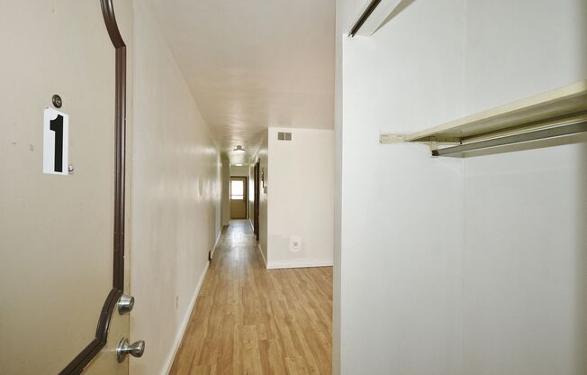 2 beds, 1 bath, $1,000, Unit Unit 1