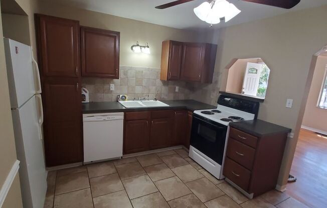 2 beds, 1 bath, $1,775