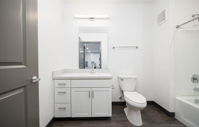 2 beds, 2 baths, 987 sqft, $1,775, Unit 708