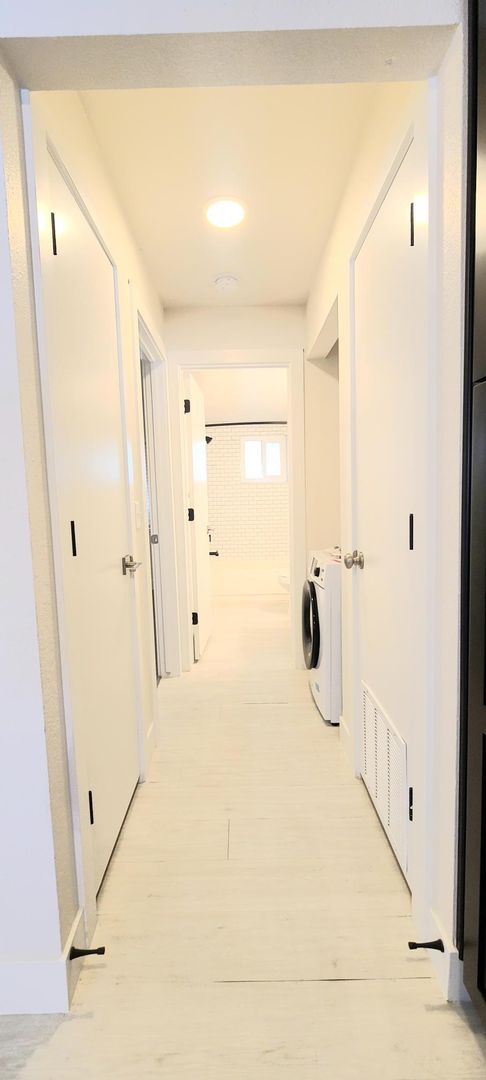 1 bed, 1 bath, 587 sqft, $1,094, Unit 5-01
