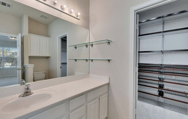 2 beds, 2 baths, 1,089 sqft, $1,650, Unit Apt 2701