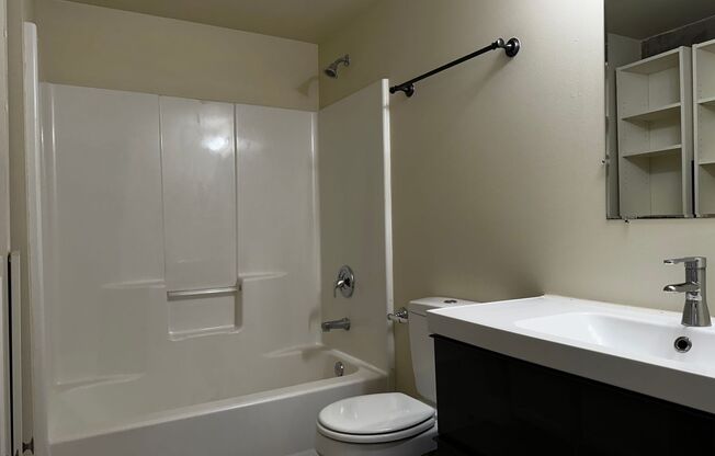 Studio, 1 bath, 1,114 sqft, $2,060, Unit 25-711