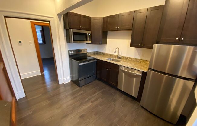 2 beds, 1 bath, 759 sqft, $1,325, Unit Unit 100A