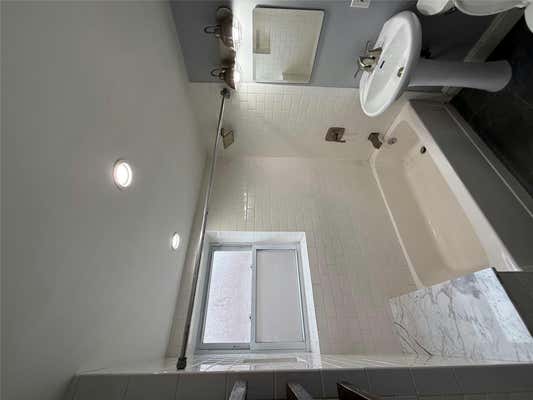 1 bed, 1 bath, 750 sqft, $2,500, Unit 1