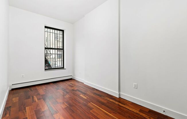 205 E 115 ST