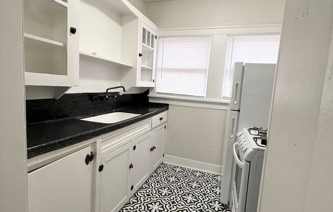 1 bed, 1 bath, $1,095, Unit B3611
