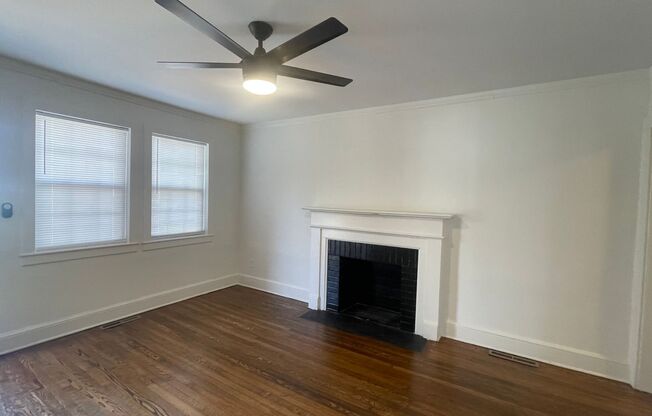 Charming three bedroom two bathroom home in Augusta Road neighborhood! 1st month free!