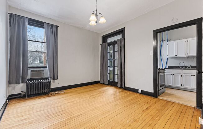 1 bed, 1 bath, 582 sqft, $895, Unit 11