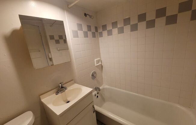 Studio, 1 bath, $795, Unit 103