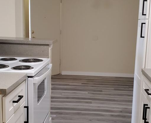 2 beds, 1 bath, 780 sqft, $2,500, Unit 327
