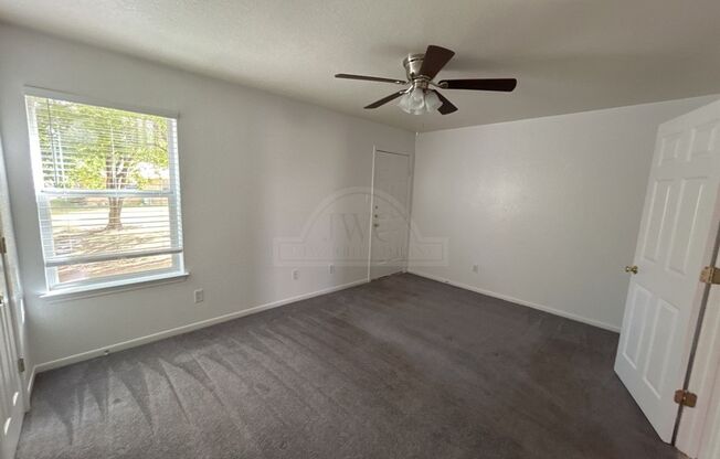 2 beds, 1 bath, $750