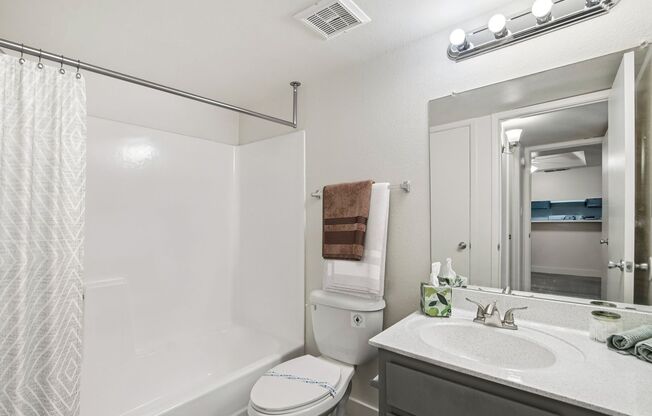 1 bed, 1 bath, 722 sqft, $963, Unit 2136