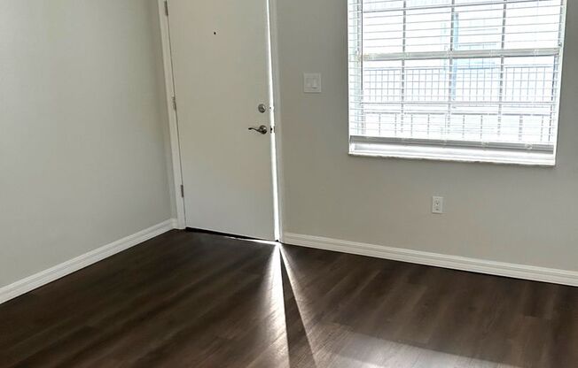 1 bed, 1 bath, 570 sqft, $1,149, Unit C14