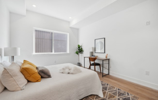 2 beds, 1 bath, 650 sqft, $1,699, Unit Unit 402