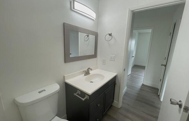 2 beds, 1 bath, 890 sqft, $1,495, Unit 15