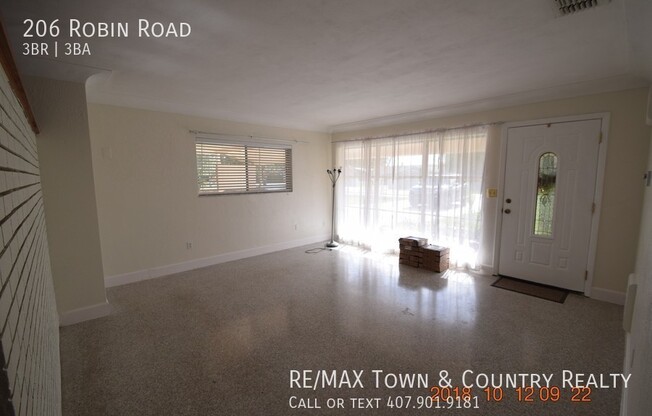 206 ROBIN RD