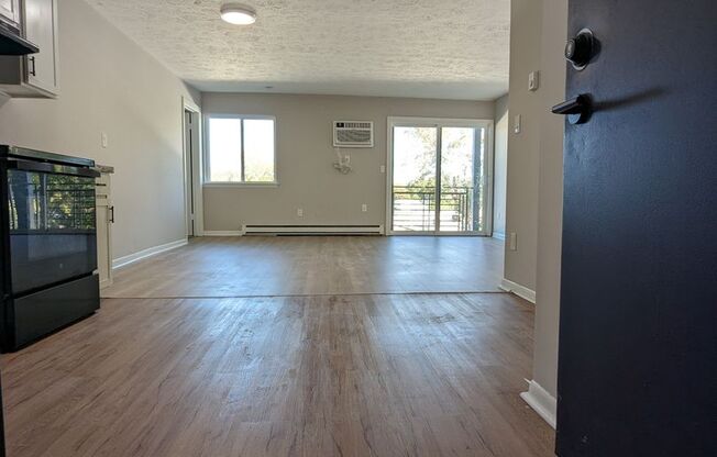 1 bed, 1 bath, 592 sqft, $1,450, Unit 5-2C
