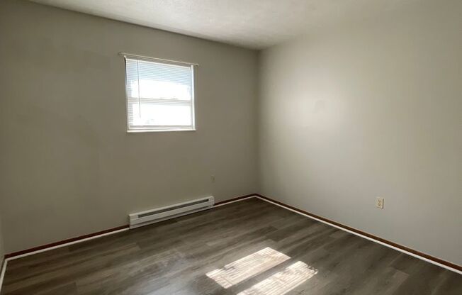 2 beds, 1 bath, $935