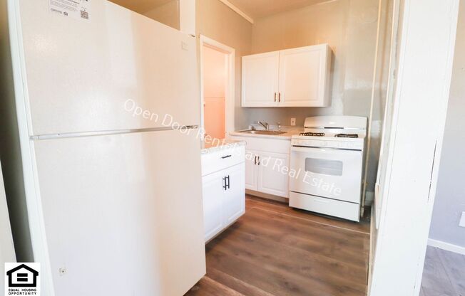 354 W 9th st
