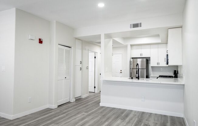 Studio, 1 bath, 595 sqft, $2,098, Unit 216