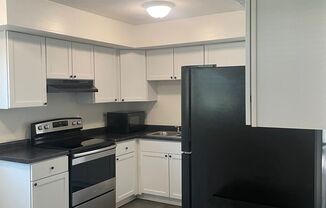 2 beds, 1 bath, 893 sqft, $1,325, Unit 112